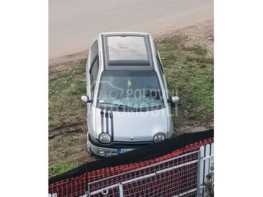 Renault Twingo 1.2 (može zamena), 1.499 €, 2005. Kupe, Benzin | 1195 cm3, 212.345 km, 45kW (61 KS), Manuelni 5 brzina, 2/3 vrata, 4 sedišta, Ugrinovci