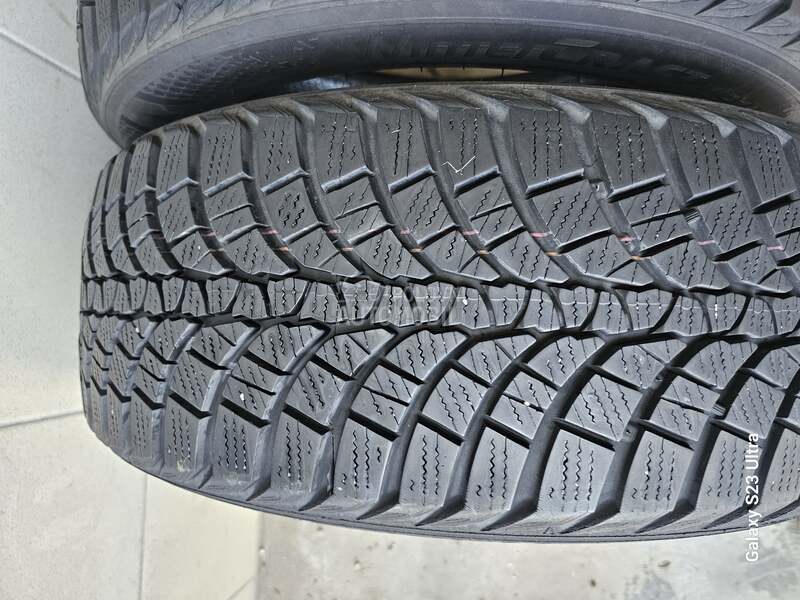 Kumho 215/55 R17 Zimska