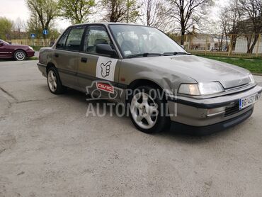 Honda Civic 1.4 (može zamena), 1.350 €, 1991. Limuzina, Benzin + Gas (TNG) | 1400 cm3, 225.000 km, 66kW (90 KS), Manuelni 5 brzina, 4/5 vrata, 5 sedišta, Novi Sad