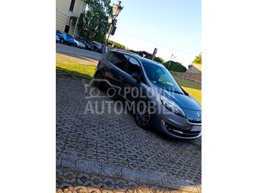 Renault Scenic Bose edition (može zamena), 5.600 €, 2013. Monovolumen (MiniVan), Dizel | 1598 cm3, 268.000 km, 96kW (131 KS), Manuelni 6 brzina, 4/5 vrata, 5 sedišta, Petrovaradin