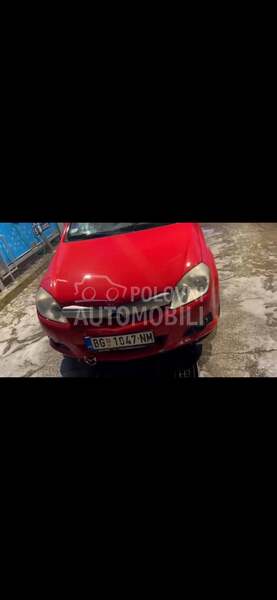 Opel Tigra 2008 Prodajem kompletan auto za delove - kompletan auto u delovima