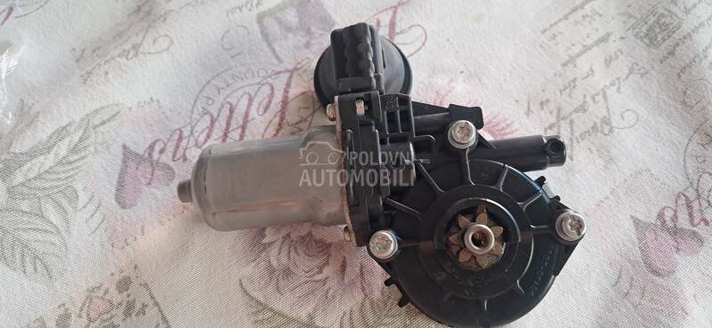 ELEK.MOTORIC PR.DESNA VRATA za Toyota Yaris od 2010. do 2020. god. - 857100D100