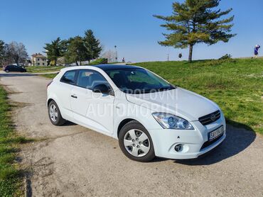 Kia pro_cee`d 1.4, 2.700 €, 2008. Hečbek, Benzin | 1396 cm3, 230.264 km, 80kW (109 KS), Manuelni 5 brzina, 2/3 vrata, 5 sedišta, Novi Sad