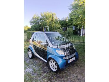 Smart ForTwo, 960 €, 2002. Kabriolet/Roadster, Benzin | 598 cm3, 129.100 km, 44kW (60 KS), Automatski / poluautomatski, 2/3 vrata, 2 sedišta, Beograd