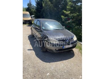 Renault Megane 1.5 tdi, 800 €, 2003. Limuzina, Dizel | 1461 cm3, 270.000 km, 60kW (82 KS), Manuelni 5 brzina, 4/5 vrata, 5 sedišta, Kragujevac