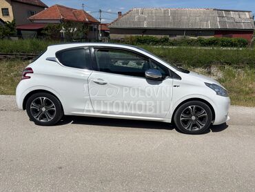Peugeot 208 1200 (može zamena), 5.100 €, 2013. Kupe, Benzin | 1200 cm3, 220.000 km, 60kW (81 KS), Manuelni 5 brzina, 2/3 vrata, 4 sedišta, Čačak