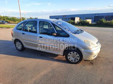 Citroen Xsara Picasso 1.6 8V, 1.600 €, 2001. Monovolumen (MiniVan), Benzin + Gas (TNG) | 1587 cm3, 279.451 km, 70kW (95 KS), Manuelni 5 brzina, 4/5 vrata, 5 sedišta, Niš
