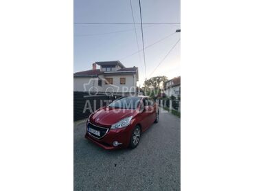 Peugeot 208, 5.299 €, 2012. Hečbek, Benzin | 1199 cm3, 182.000 km, 60kW (82 KS), Manuelni 5 brzina, 4/5 vrata, 5 sedišta, Vrnjačka Banja