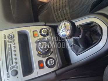 Peugeot 308, 2.650 €, 2007. Hečbek, Benzin | 1598 cm3, 211.000 km, 88kW (120 KS), Manuelni 5 brzina, 4/5 vrata, 5 sedišta, Leskovac