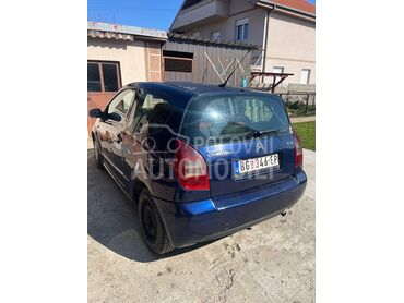 Citroen C2 1.4, 1.200 €, 2004. Hečbek, Dizel | 1398 cm3, 288.000 km, 50kW (68 KS), Manuelni 5 brzina, 2/3 vrata, 4 sedišta, Beograd