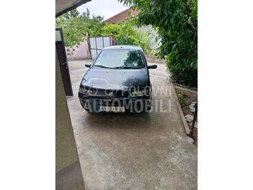 Fiat Punto 1.2 16V, 1.350 €, 2002. Hečbek, Benzin | 1242 cm3, 141.000 km, 59kW (80 KS), Manuelni 5 brzina, 4/5 vrata, 5 sedišta, Vranje