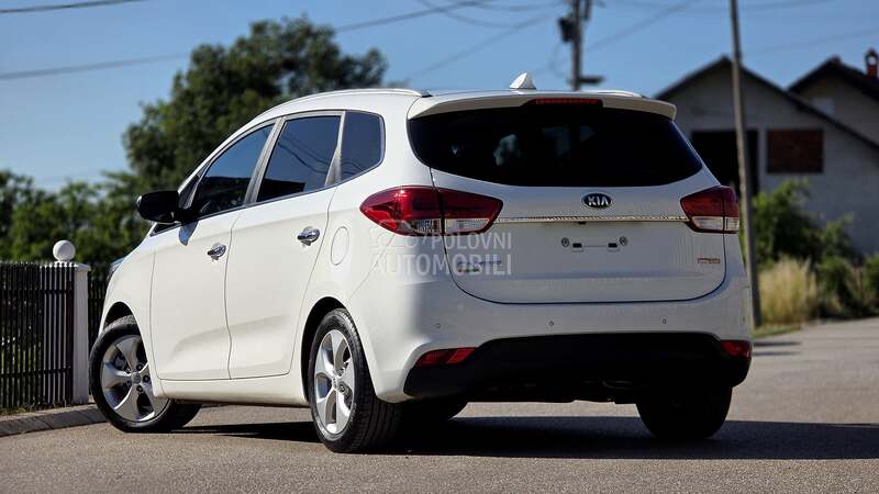 Kia Carens 2017 photo 4