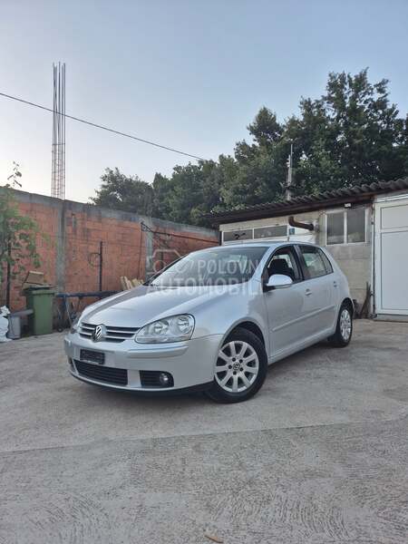 Volkswagen Golf 5 1.4 ничего