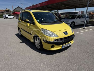 Peugeot 1007, 1.800 €, 2006. Hečbek, Benzin | 1360 cm3, 204.211 km, 54kW (73 KS), Manuelni 5 brzina, 2/3 vrata, 4 sedišta, Valjevo
