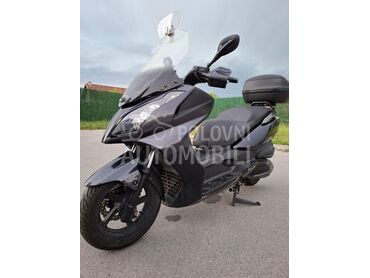 Kymco Downtown 300i, 2.600 €, 2016. , 299 cm3, 45.071 km, 21kW (29 KS), Scooter, Novi Sad