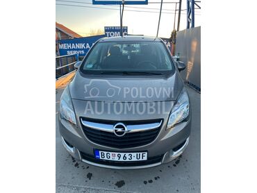 Opel Meriva, 6.600 €, 2016. Monovolumen (MiniVan), Benzin | 1398 cm3, 70.000 km, 74kW (101 KS), Manuelni 5 brzina, 4/5 vrata, 5 sedišta, Beograd