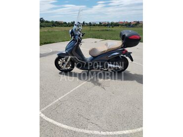 Piaggio beverly cruzer 500, 3.100 €, 2007. , 493 cm3, 31.614 km, 29kW (39 KS), Scooter, Jabuka