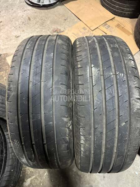 Goodyear 215/55 R17 Letnja