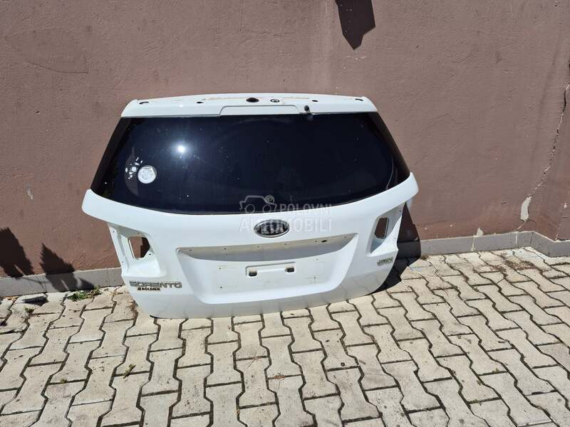 gepek vrata za Kia Sorento od 2009. do 2015. god.