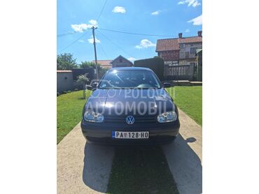 Volkswagen Golf 4 (može zamena), 2.450 €, 2003. Hečbek, Benzin | 1390 cm3, 272.000 km, 55kW (75 KS), Manuelni 5 brzina, 4/5 vrata, 5 sedišta, Udovice