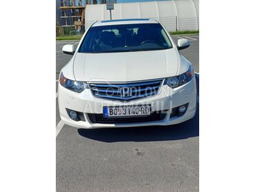 Honda Accord 2.0, 17.000 €, 2010. Limuzina, Benzin | 1997 cm3, 62.550 km, 115kW (156 KS), Automatski / poluautomatski, 4/5 vrata, 5 sedišta, Zvezdara