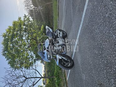 Yamaha FZS 1000 Fazer, 3.000 €, 2004. , 1000 cm3, 71.950 km, 105kW (143 KS), Touring, Čačak