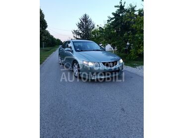 Honda Accord, 4.800 €, 2003. Limuzina, Benzin + Gas (TNG) | 2354 cm3, 332.000 km, 140kW (190 KS), Manuelni 6 brzina, 4/5 vrata, 4 sedišta, Omoljica