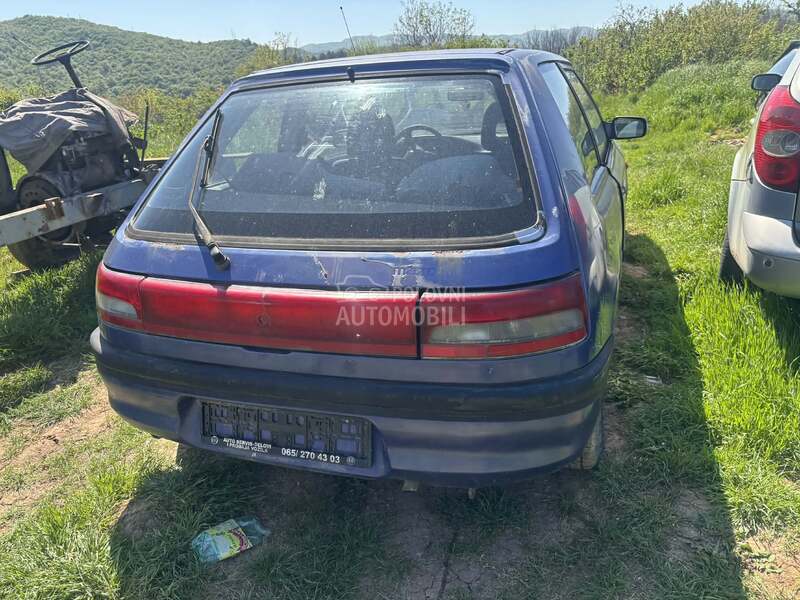 Mazda 323 1993 1.6 - kompletan auto u delovima