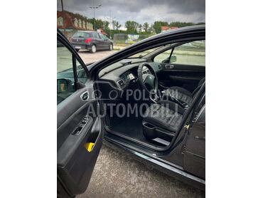 Peugeot 307 1.6, 2.000 €, 2004. Hečbek, Benzin | 1587 cm3, 186.905 km, 80kW (109 KS), Manuelni 5 brzina, 4/5 vrata, 5 sedišta, Apatin
