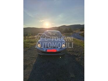 Peugeot 307, 1.400 €, 2004. Hečbek, Benzin | 1360 cm3, 248.000 km, 65kW (88 KS), Manuelni 5 brzina, 4/5 vrata, 5 sedišta, Divčibare