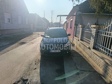 Mazda 5 Mazda 5, 1.300 €, 2006. Monovolumen (MiniVan), Dizel | 1998 cm3, 300.000 km, 81kW (110 KS), Manuelni 6 brzina, 4/5 vrata, 7 sedišta, Kikinda