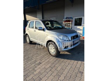 Daihatsu Terios 1.3 4x4 (može zamena), 5.300 €, 2006. Džip/SUV, Benzin + Gas (TNG) | 1298 cm3, 193.000 km, 63kW (86 KS), Manuelni 5 brzina, 4/5 vrata, 5 sedišta, Čačak