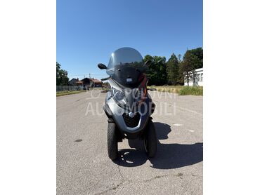 Piaggio MP3 500 LT, 5.299 €, 2016. , 493 cm3, 32.000 km, 30kW (41 KS), Scooter, Paraćin