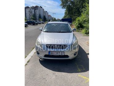 Kia cee`d 1.4, 3.200 €, 2009. Hečbek, Benzin | 1396 cm3, 120.000 km, 80kW (109 KS), Manuelni 5 brzina, 2/3 vrata, 5 sedišta, Novi Beograd