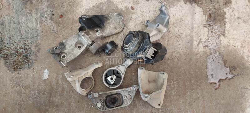 NOSAC MOTORA MENJACA za Renault Scenic od 2003. do 2009. god.