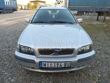 Volvo V40, 1.350 €, 2001. Karavan, Dizel | 1870 cm3, 330.000 km, 85kW (116 KS), Manuelni 5 brzina, 4/5 vrata, 5 sedišta, Ražanj