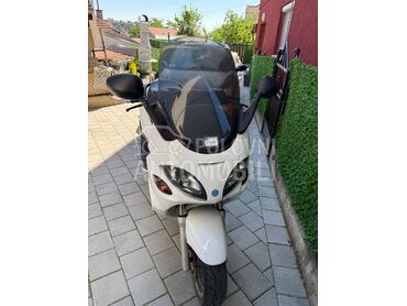 Piaggio X9 (može zamena), Po dogovoru, 2002. , 180 cm3, 27.000 km, 18kW (25 KS), Scooter, Aleksandrovac