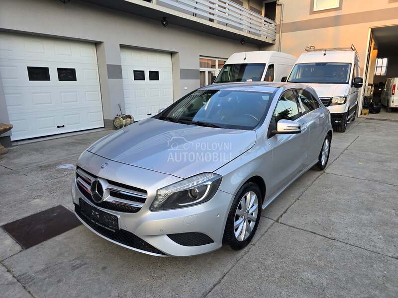Mercedes-Benz A 180 2015 photo 2