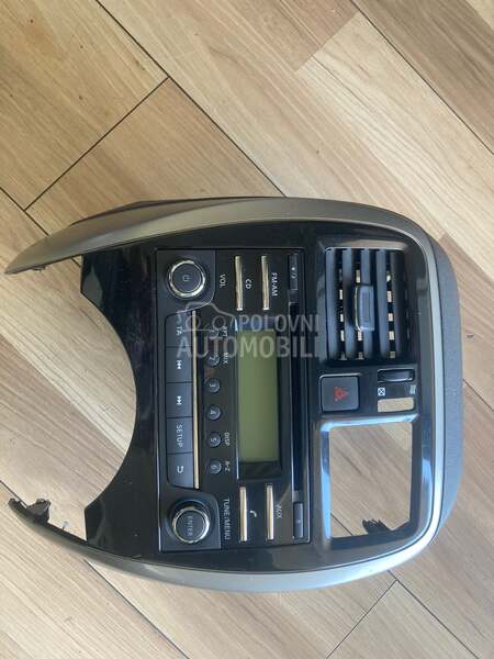 Radio cd za Nissan Micra