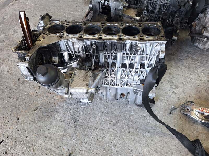 Polu motor M57 za BMW 330, 530, X3 ... od 2006. do 2010. god.