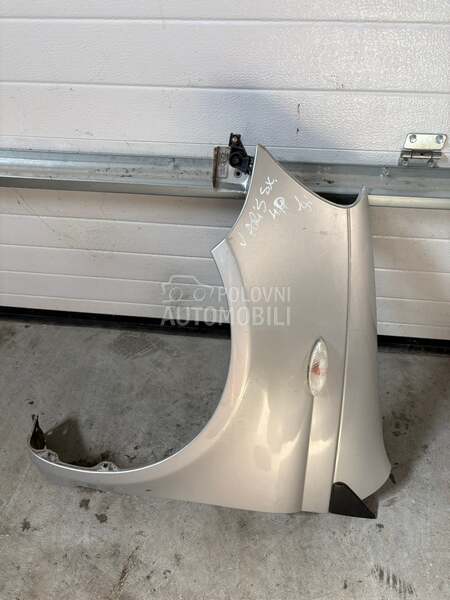 Levo krilo za Toyota Yaris od 1999. do 2005. god.
