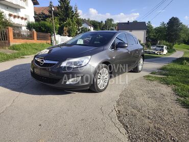 Opel Astra J 1.4 16v Cosmo NOV, 5.100 €, 2011. Hečbek, Benzin | 1398 cm3, 227.125 km, 74kW (101 KS), Manuelni 5 brzina, 4/5 vrata, 5 sedišta, Bukovac