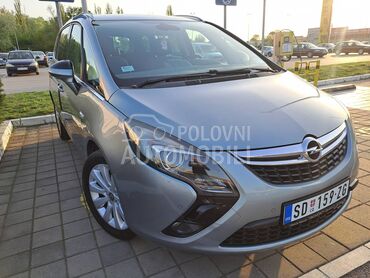 Opel Zafira 1.6 cng COSMO 7 sed, 7.499 €, 2014. Monovolumen (MiniVan), Benzin + Metan (CNG) | 1598 cm3, 162.724 km, 110kW (150 KS), Manuelni 6 brzina, 4/5 vrata, 7 sedišta, Smederevo