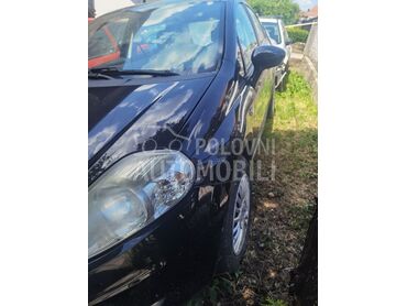 Fiat Grande Punto, 1.100 €, 2006. Hečbek, Dizel | 1300 cm3, 179.000 km, 66kW (90 KS), Manuelni 6 brzina, 4/5 vrata, 5 sedišta, Aranđelovac