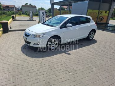 Opel Astra J, 4.600 €, 2010. Hečbek, Benzin | 1398 cm3, 250.000 km, 64kW (87 KS), Manuelni 5 brzina, 4/5 vrata, 5 sedišta, Ražanj