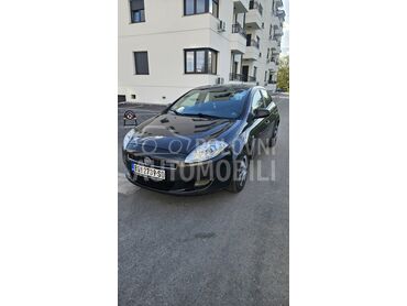 Fiat Bravo 1.6 multijet, 2.800 €, 2008. Hečbek, Dizel | 1598 cm3, 27.400 km, 77kW (105 KS), Manuelni 6 brzina, 4/5 vrata, 5 sedišta, Mladenovac