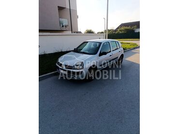 Renault Clio 1.5 dci, 1.100 €, 2004. Hečbek, Dizel | 1461 cm3, 270.000 km, 48kW (65 KS), Manuelni 5 brzina, 4/5 vrata, 5 sedišta, Novi Sad