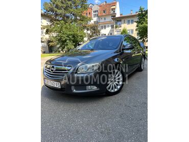 Opel Insignia 2.0 CDTI (može zamena), 5.850 €, 2010. Karavan, Dizel | 1956 cm3, 25.100 km, 118kW (160 KS), Manuelni 6 brzina, 4/5 vrata, 5 sedišta, Loznica