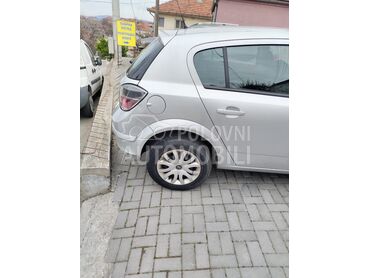 Opel Astra H (može zamena), Po dogovoru, 2010. Hečbek, Benzin + Gas (TNG) | 1600 cm3, 216.000 km, 85kW (116 KS), Manuelni 5 brzina, 4/5 vrata, 5 sedišta, Kruševac