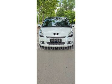 Peugeot 5008 2.0 HDI, 5.500 €, 2012. Monovolumen (MiniVan), Dizel | 1997 cm3, 235.600 km, 110kW (150 KS), Manuelni 6 brzina, 4/5 vrata, 7 sedišta, Novi Sad